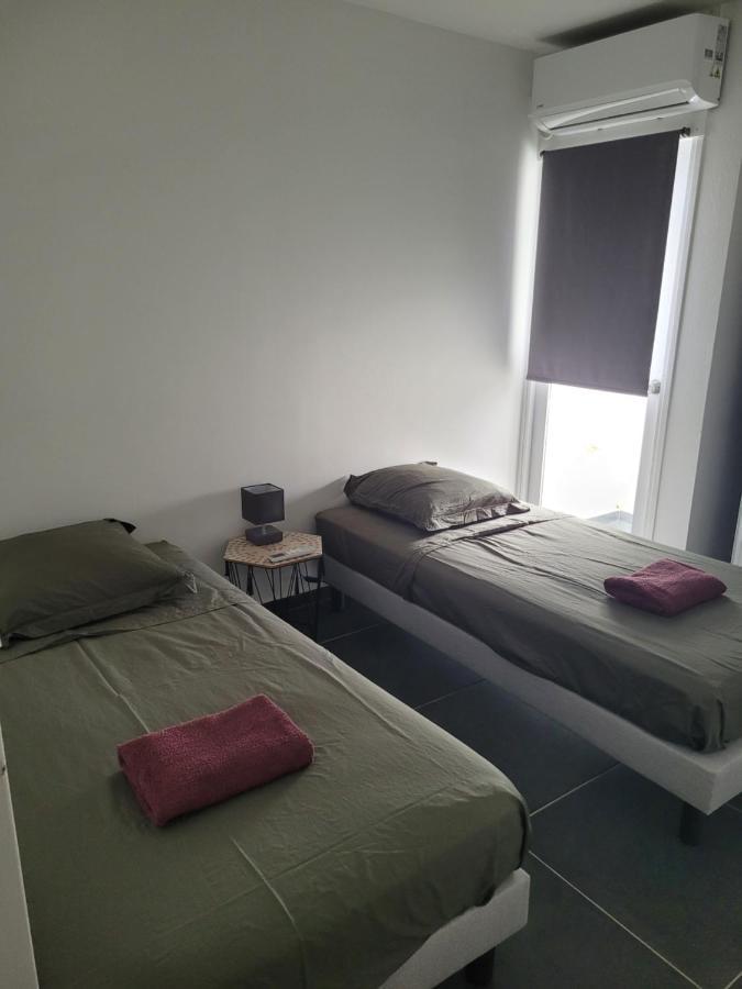 Le 9Eme Etage Du Bonheur Panzió Pointe-à-Pitre Kültér fotó
